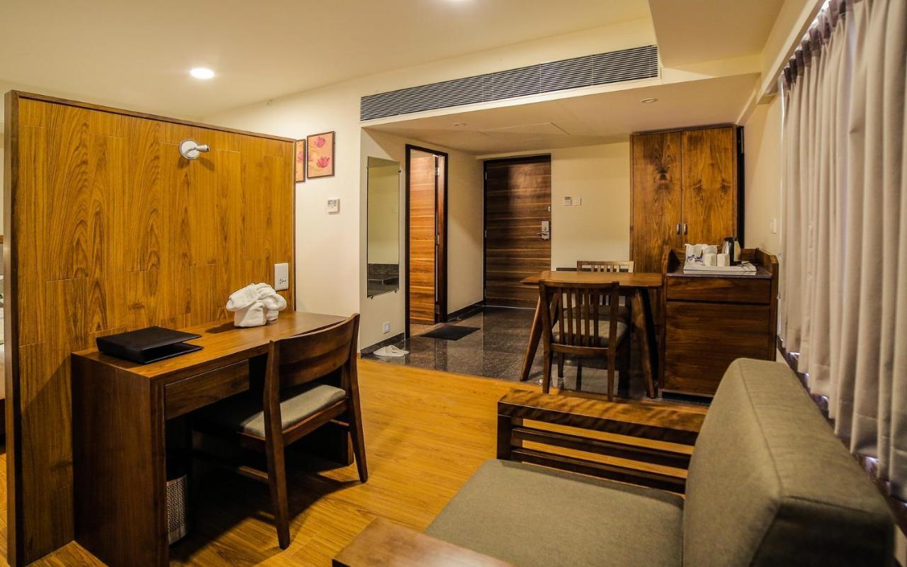 The Basil Park Otel Bhavnagar Dış mekan fotoğraf