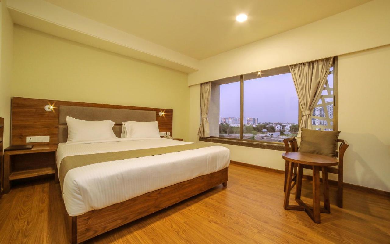 The Basil Park Otel Bhavnagar Dış mekan fotoğraf