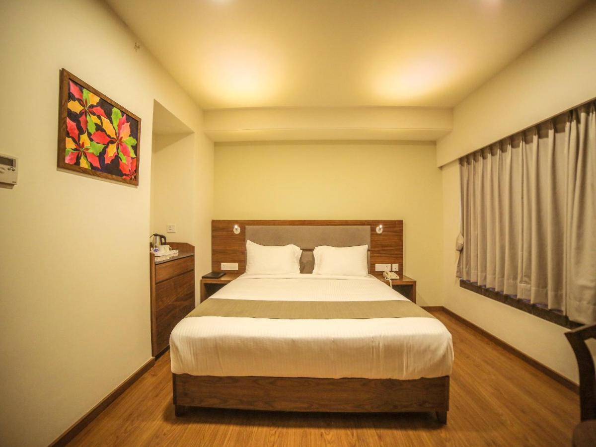 The Basil Park Otel Bhavnagar Dış mekan fotoğraf