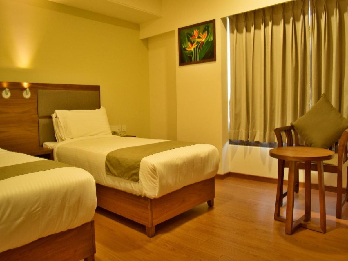The Basil Park Otel Bhavnagar Dış mekan fotoğraf