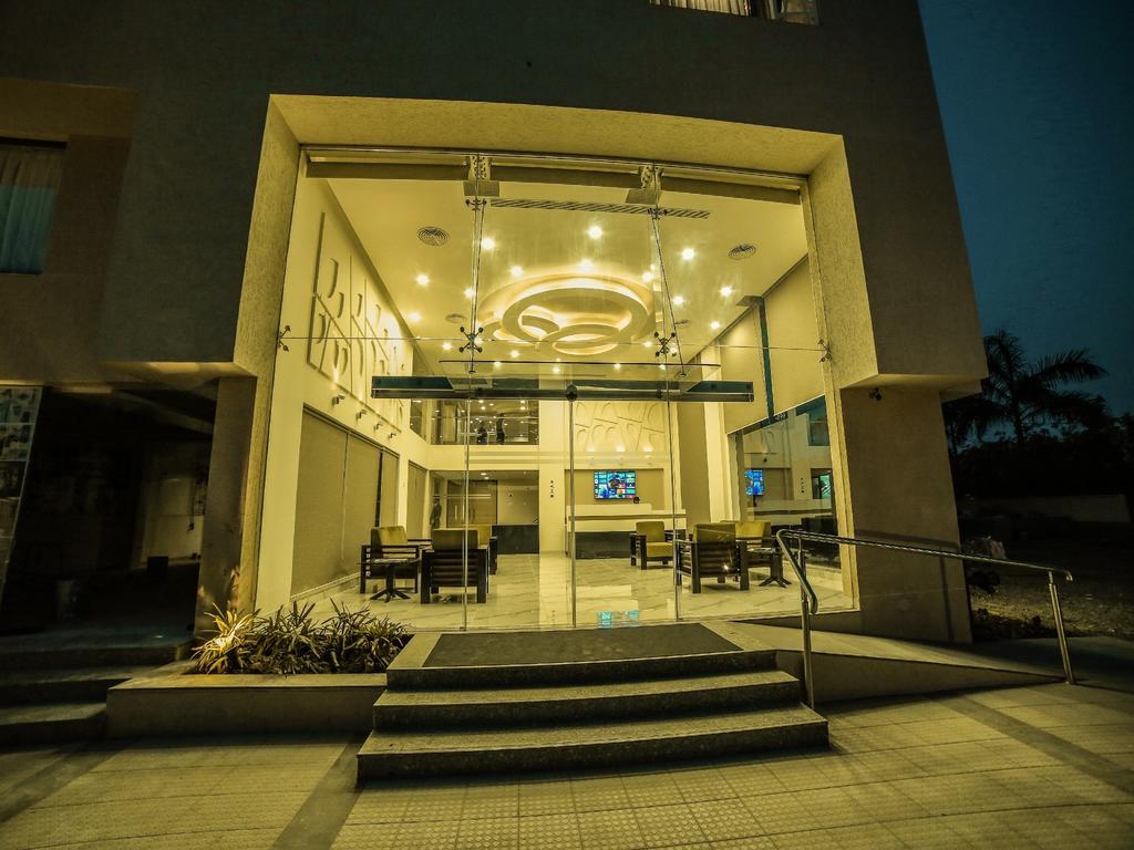 The Basil Park Otel Bhavnagar Dış mekan fotoğraf