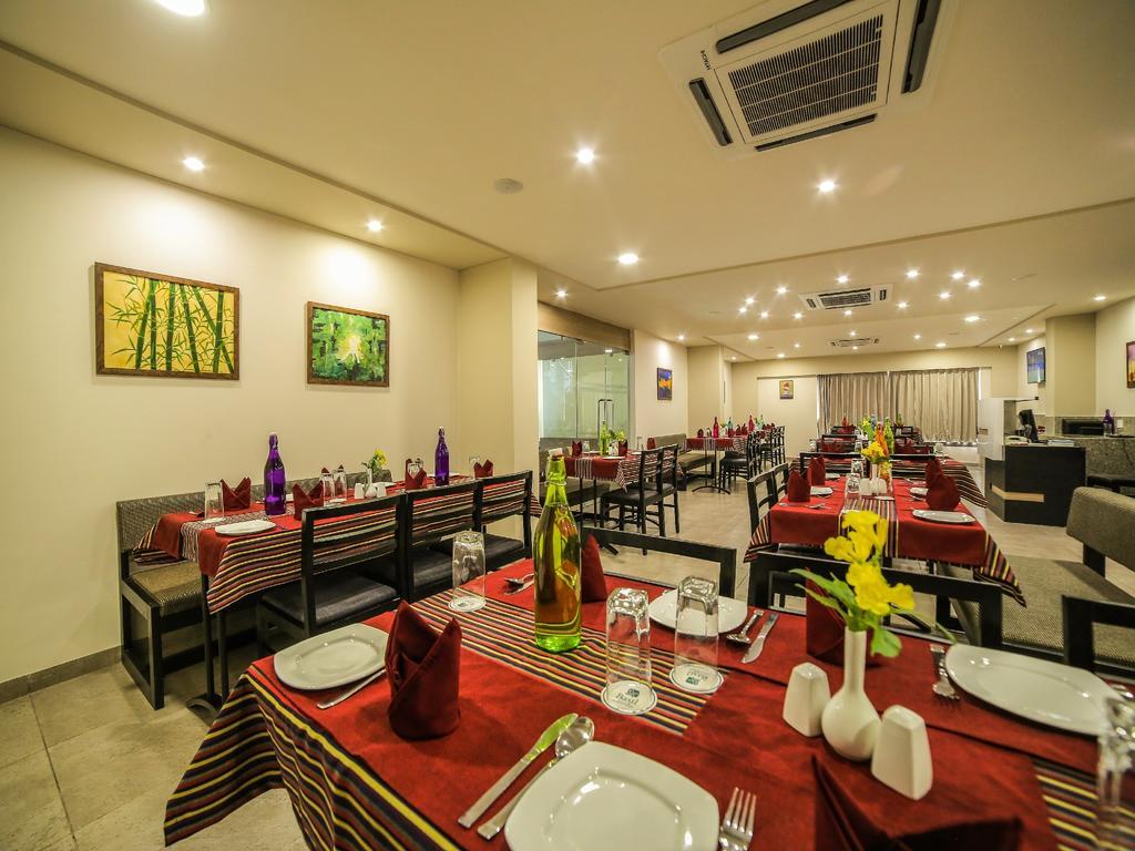 The Basil Park Otel Bhavnagar Dış mekan fotoğraf