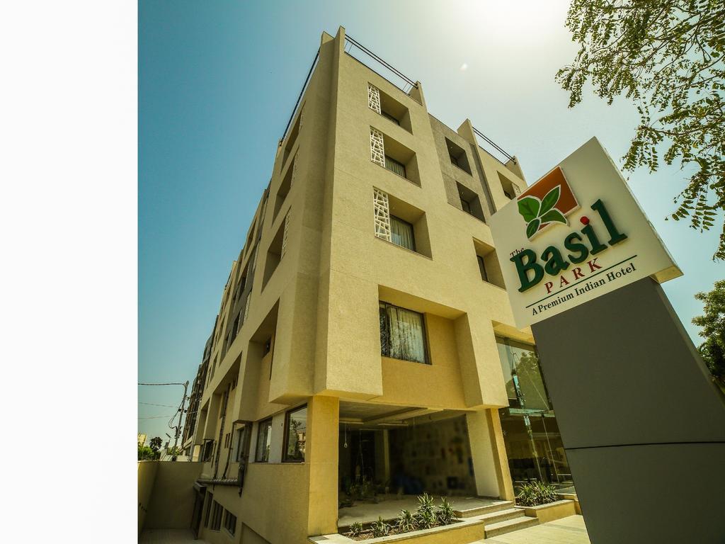 The Basil Park Otel Bhavnagar Dış mekan fotoğraf