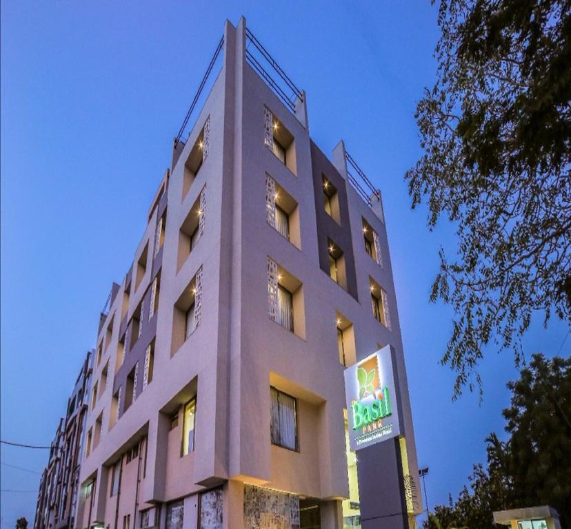 The Basil Park Otel Bhavnagar Dış mekan fotoğraf