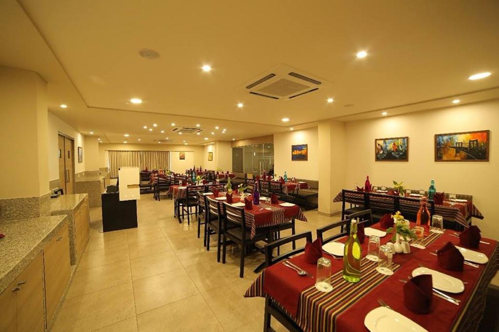 The Basil Park Otel Bhavnagar Dış mekan fotoğraf