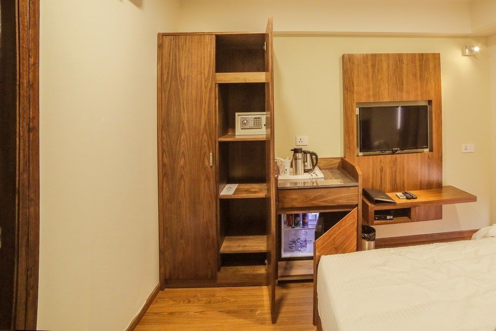 The Basil Park Otel Bhavnagar Dış mekan fotoğraf
