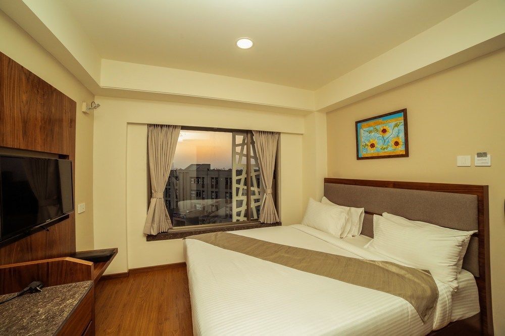The Basil Park Otel Bhavnagar Dış mekan fotoğraf