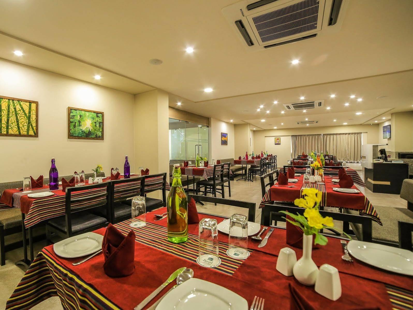 The Basil Park Otel Bhavnagar Dış mekan fotoğraf